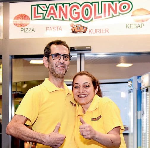 Abbas und Aysel Kazan vor ihrem Restaurant L’Angolino in Langenthal